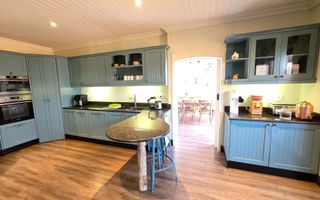 3 Bedroom House For Sale in Long Beach