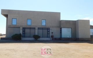 House For Sale in Henties Bay