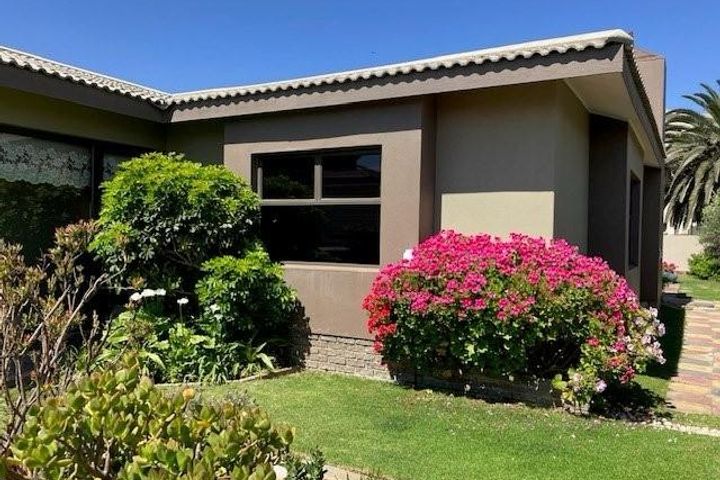 House For Sale in Vogelstrand, Swakopmund