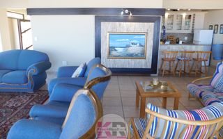 House For Sale in Henties Bay