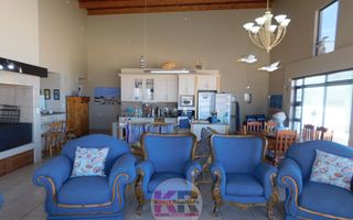 House For Sale in Henties Bay