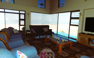 House For Sale in Henties Bay