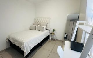 Townhouse For Sale in Rocky Crest, Windhoek