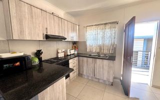 Townhouse For Sale in Rocky Crest, Windhoek
