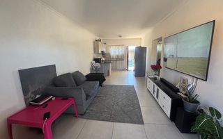 Townhouse For Sale in Rocky Crest, Windhoek