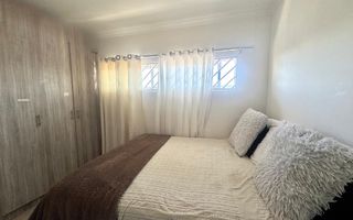 Townhouse For Sale in Rocky Crest, Windhoek