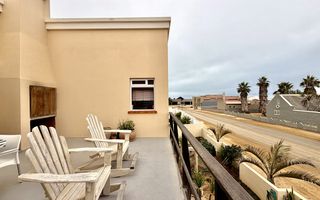 House For Sale in Henties Bay