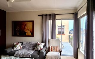 House For Sale in Henties Bay