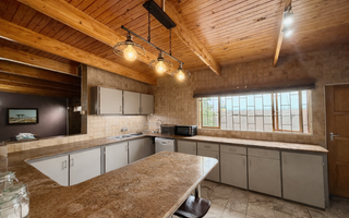 House For Sale in Henties Bay