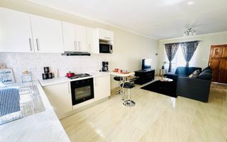 Townhouse For Sale in Wanaheda, Windhoek