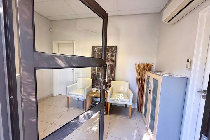 Office / Retail / Mixed Use To Rent in Klein Windhoek, Windhoek