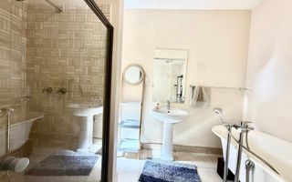 House For Sale in Luxury Hill, Windhoek