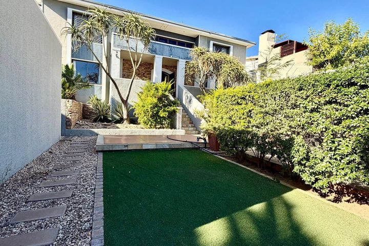 House For Sale in Luxury Hill, Windhoek