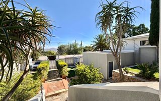 House For Sale in Luxury Hill, Windhoek