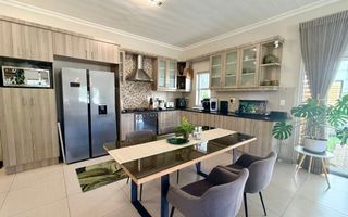 Townhouse For Sale in Avis