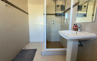 Townhouse For Sale in Avis