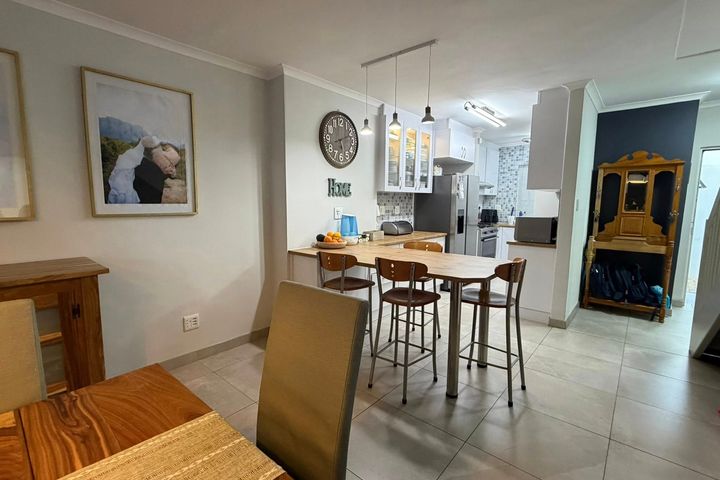 Townhouse For Sale in Klein Windhoek, Windhoek