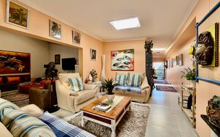 House For Sale in Henties Bay