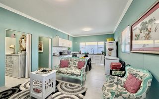 House For Sale in Henties Bay