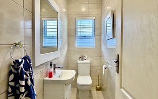House For Sale in Henties Bay