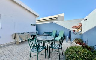 House For Sale in Henties Bay