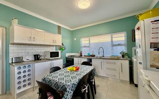 House For Sale in Henties Bay