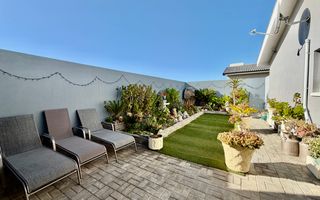 House For Sale in Henties Bay