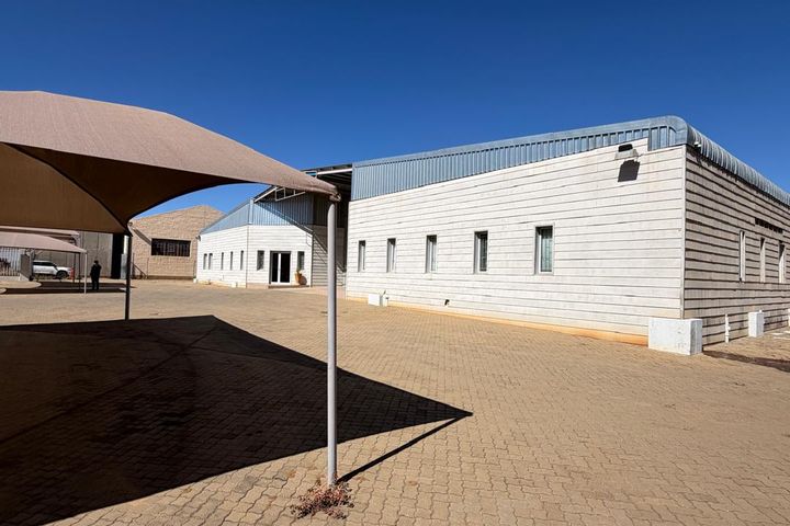Industrial For Sale in Prosperita, Windhoek