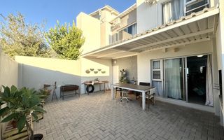 Townhouse For Sale in Elisenheim, Windhoek