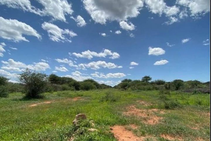 Small Holding / Plot For Sale in Hochfeld