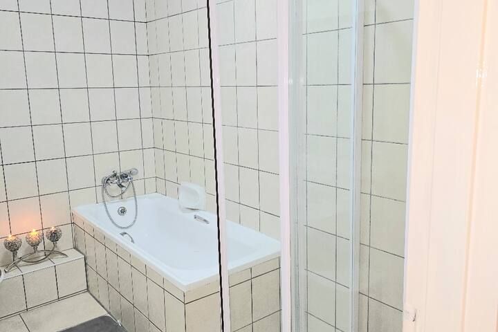 Apartment / Penthouse To Rent in Klein Windhoek, Windhoek