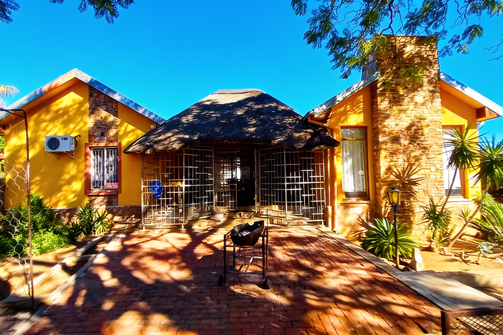 House For Sale in Pioneerspark, Windhoek