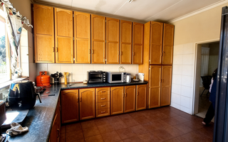 House For Sale in Pioneerspark, Windhoek