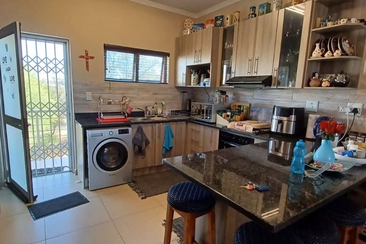 Apartment / Penthouse For Sale in Elisenheim, Windhoek