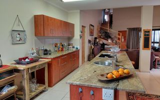 House For Sale in Henties Bay