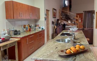 House For Sale in Henties Bay