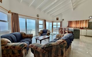 House For Sale in Henties Bay