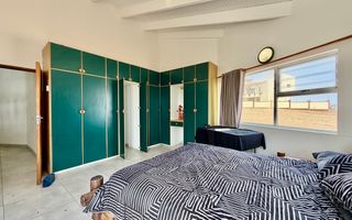 House For Sale in Henties Bay