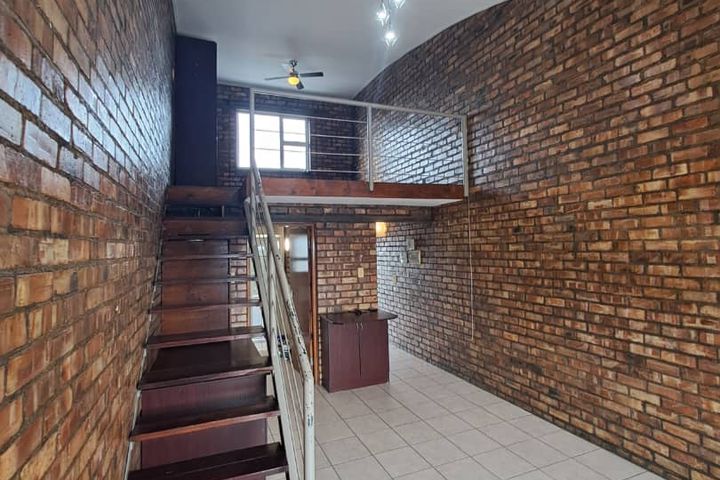 Apartment / Penthouse To Rent in Pioneerspark, Windhoek