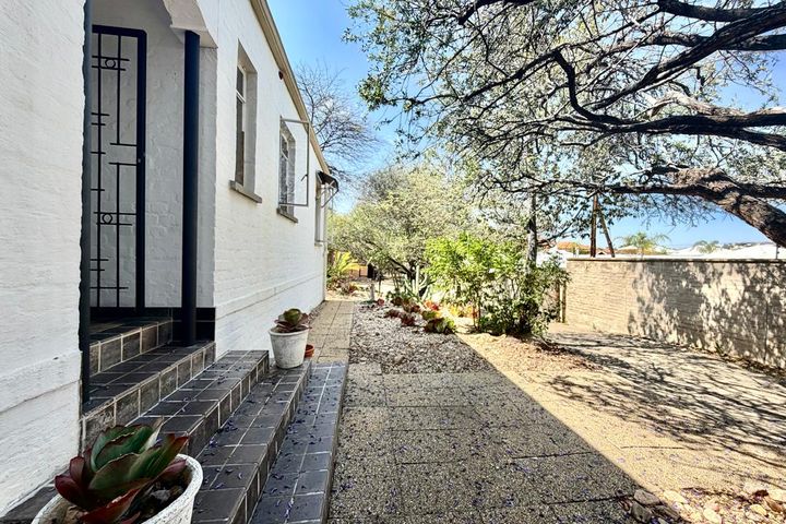 House For Sale in Klein Windhoek, Windhoek