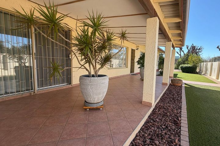 House For Sale in Suiderhof, Windhoek