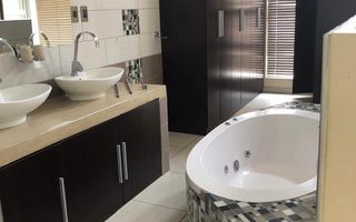 Townhouse To Rent in Klein Windhoek, Windhoek