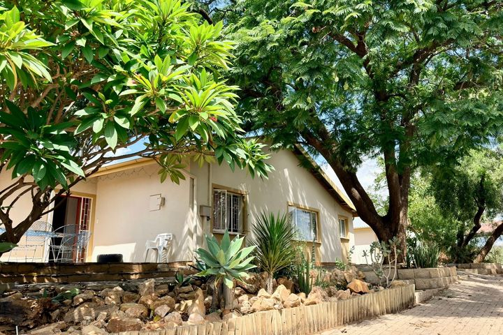 House For Sale in Pioneerspark, Windhoek